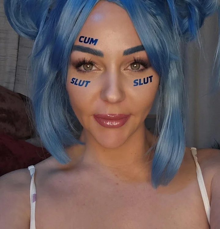 LuckyHotGuy's Offline Chat Room
