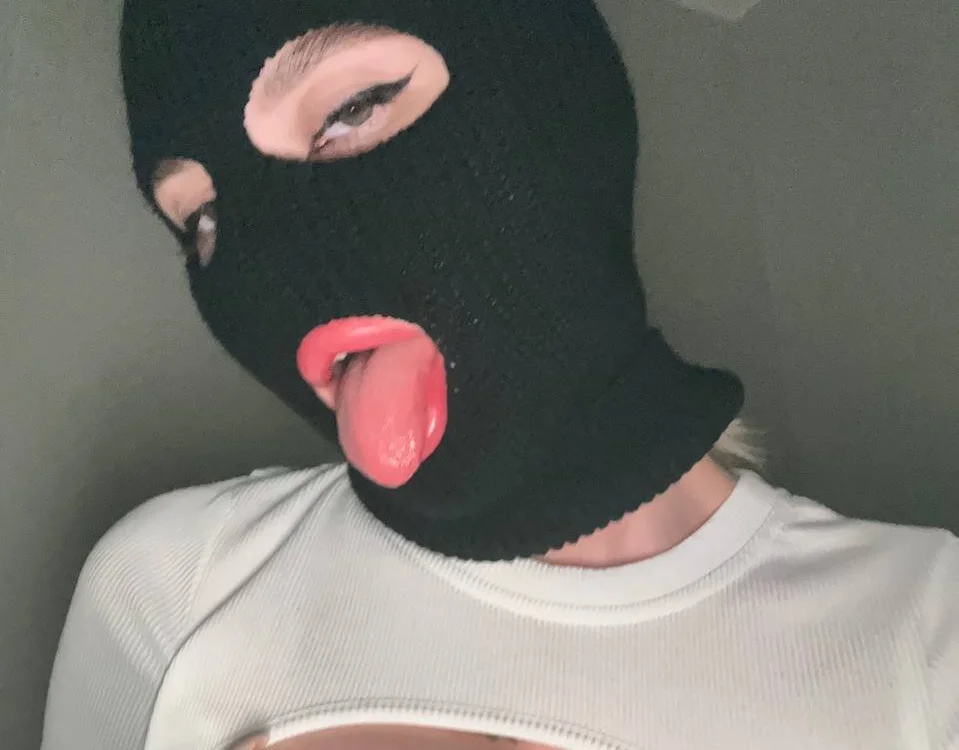 _alicefox Chat Room offline