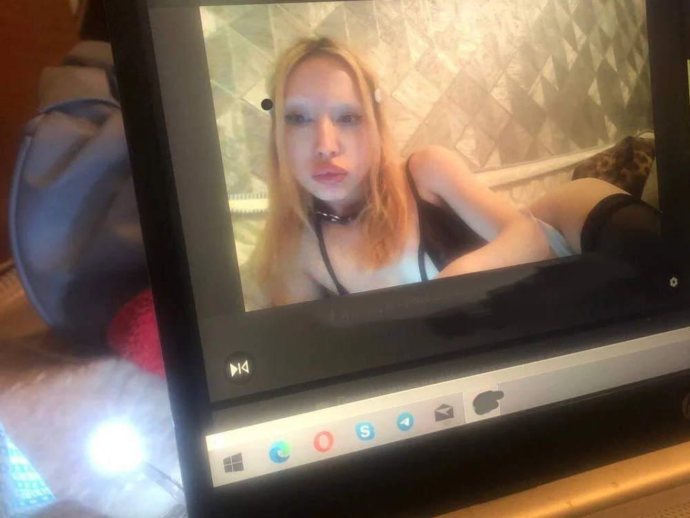 pooppsyyy's Offline Chat Room