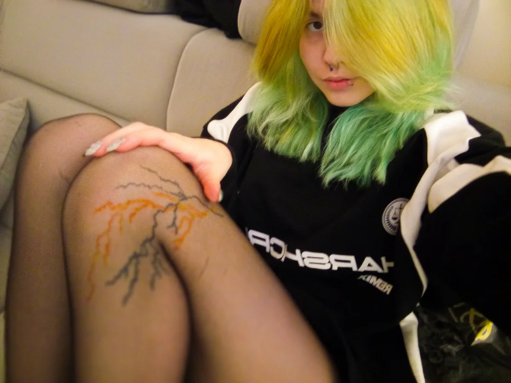 AprilYounge's Offline Chat Room