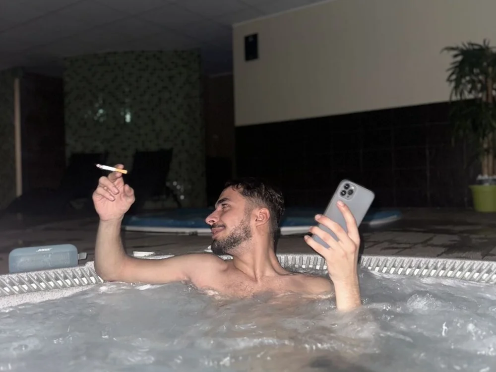 romain698 Chat XXX offline