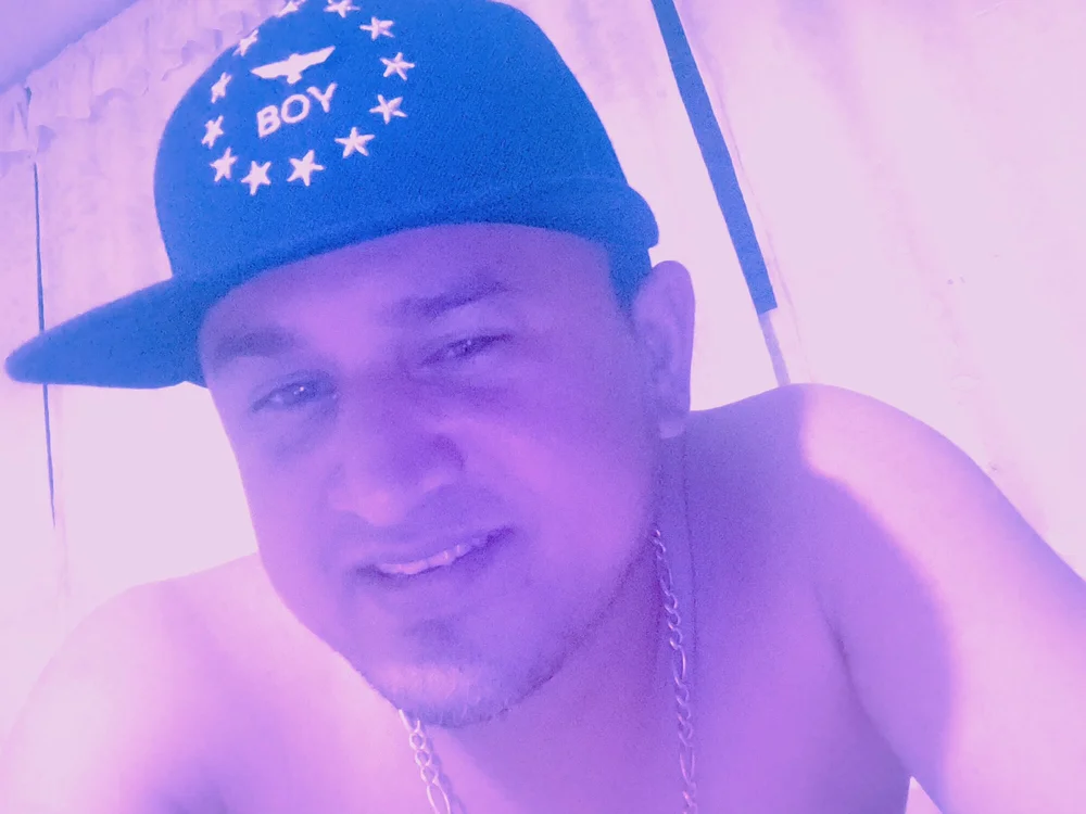 RickTomson Adlı Modelin Çevrimdışı XXX Sohbeti