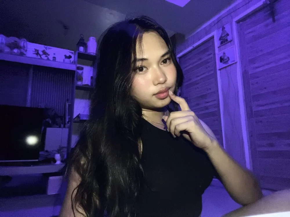 _ursweetgirlKiara_'s most recent online preview
