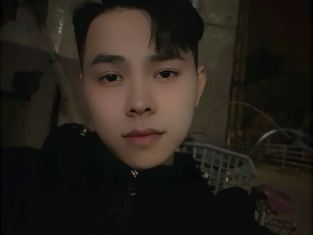 boy16tuoi's Offline Chat Room