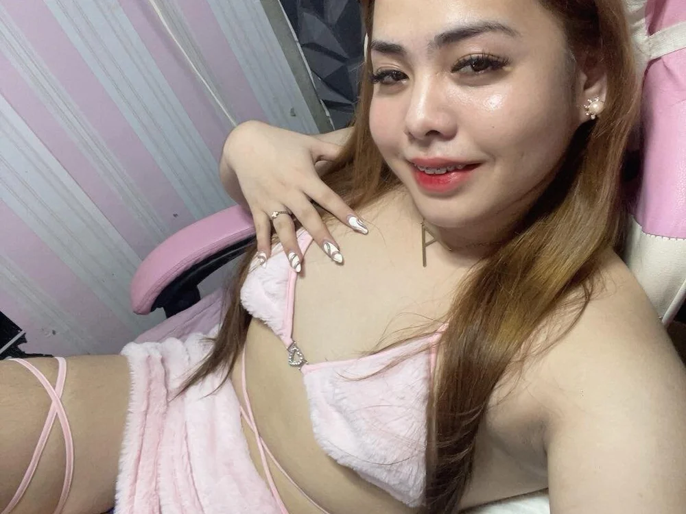 MisstresgelaTS offline chatrum