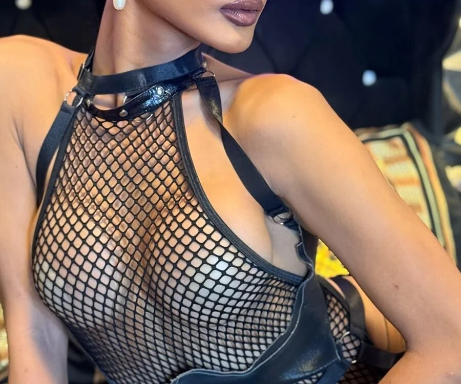 DominatrixValentinaTs offline chatrum