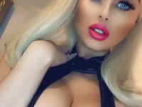 Chat +18 de BlondieBarbieBabe ao vivo