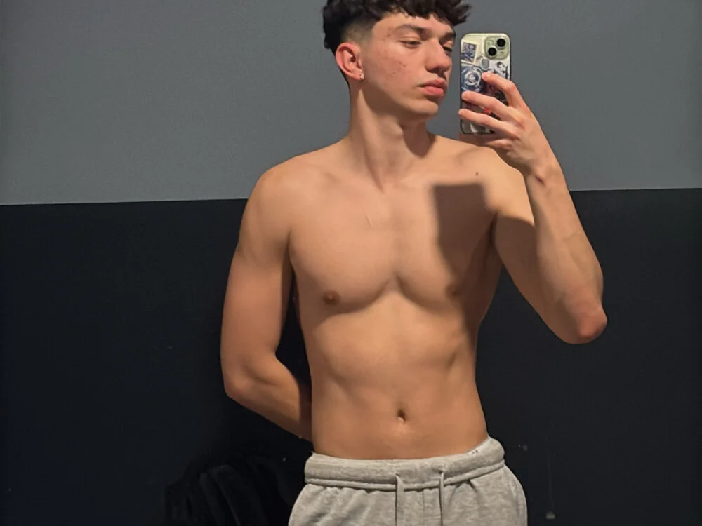 Twinkboytop1 Chat XXX offline