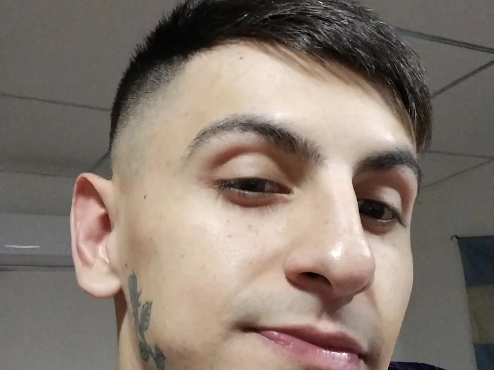 Exequiel420o's Offline XXX Chat