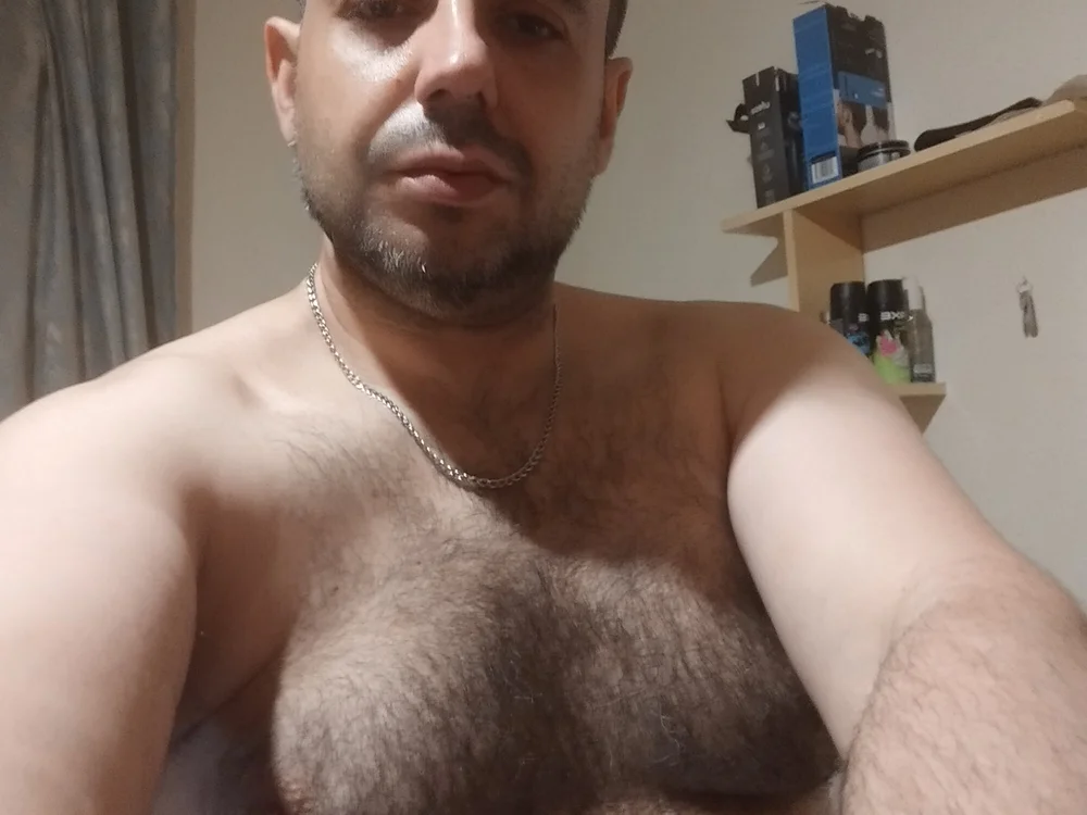 Alek_Spain's Offline Chat Room