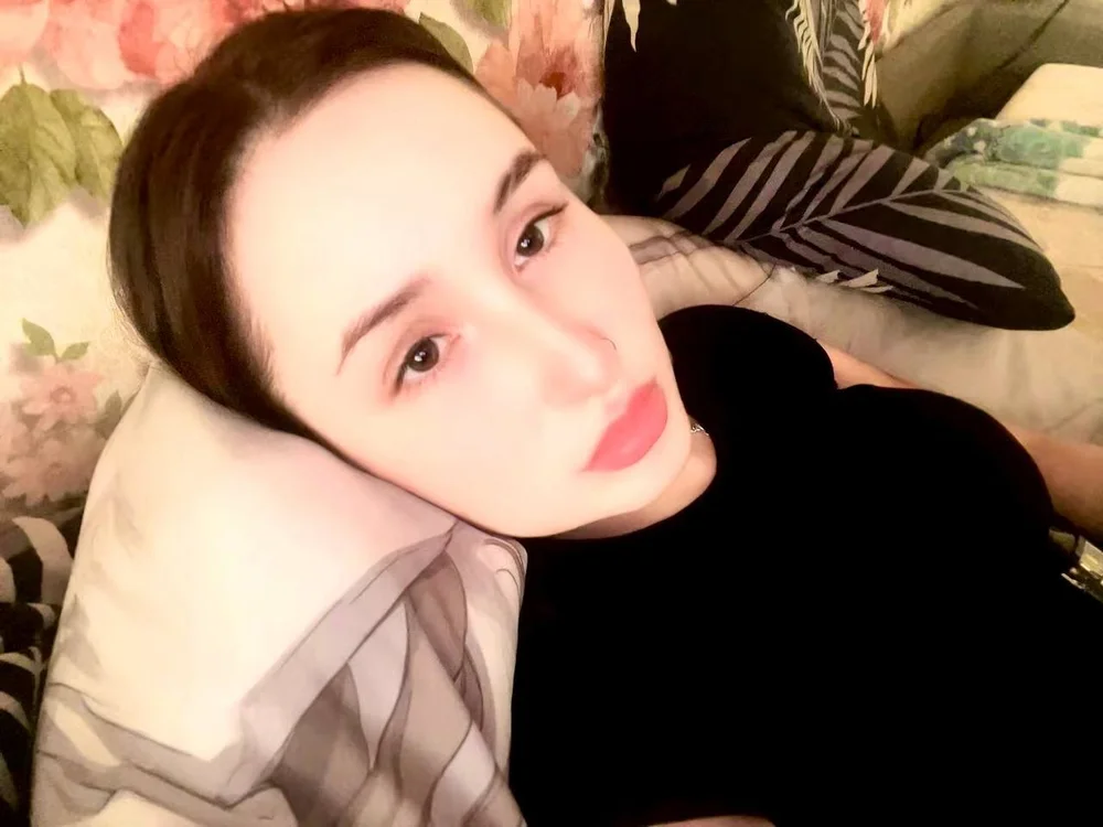 Annie_Williamss cover photo