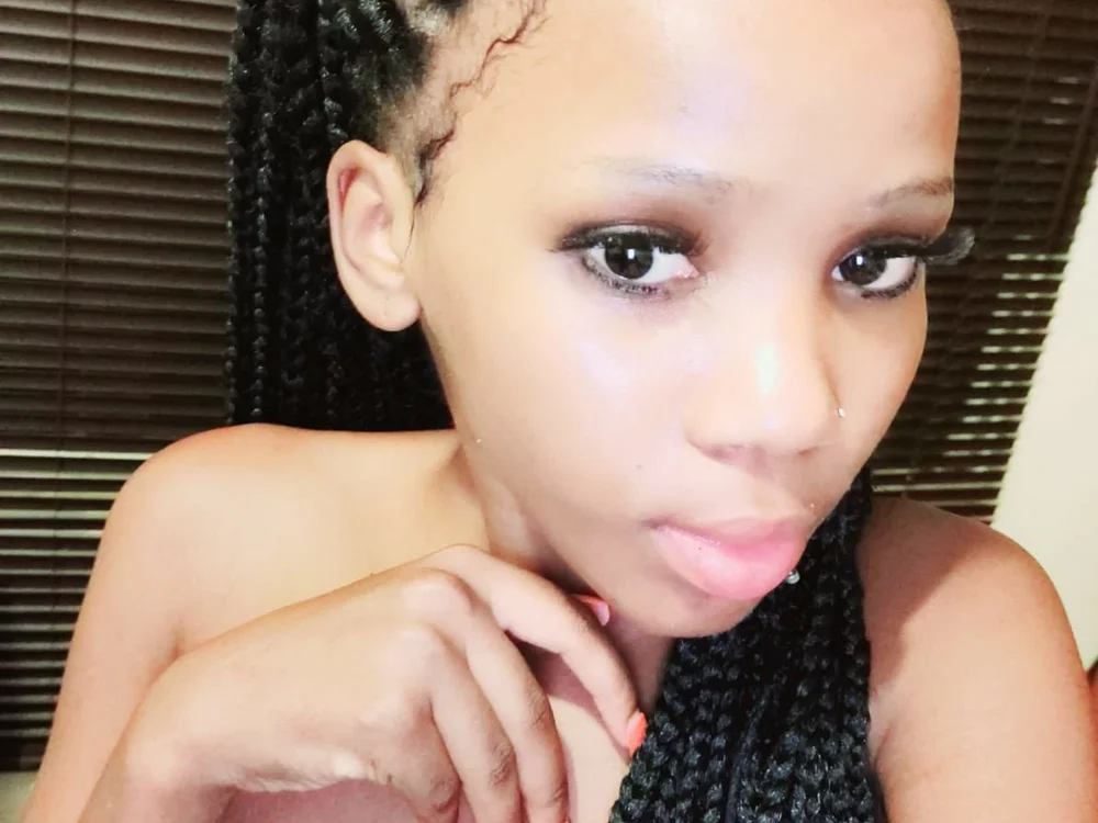 Yellowbabe69's Offline XXX Chat