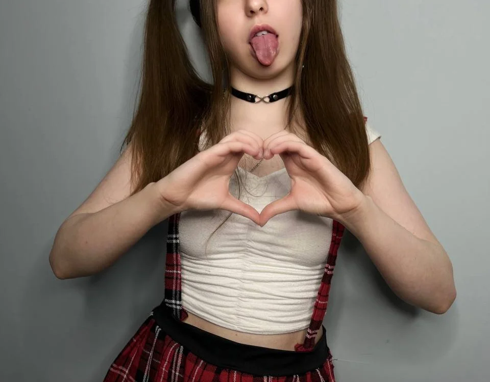 Mia__Miss' Offline Chat Room