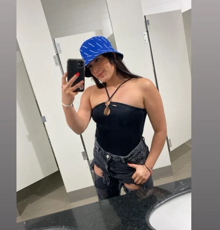 Isabella_wilde_'s Offline Chat Room