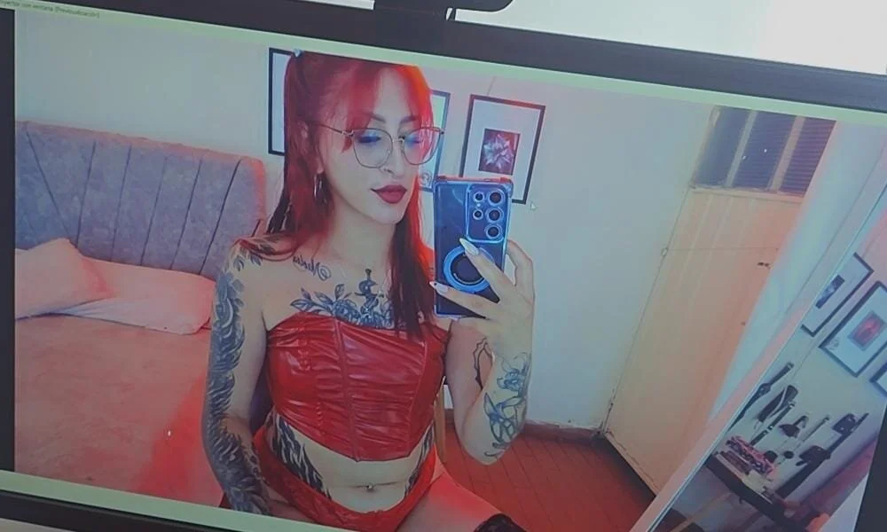 Sofi_Sofiin Offline XXX chat