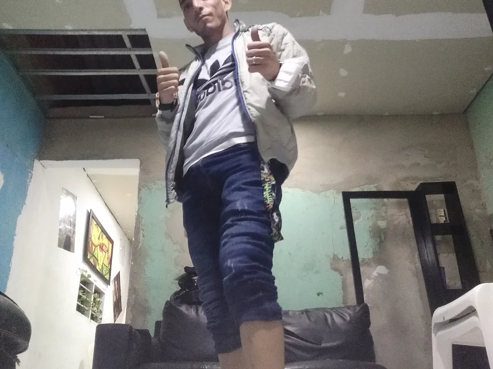 bricenofelipe88's Offline XXX Chat