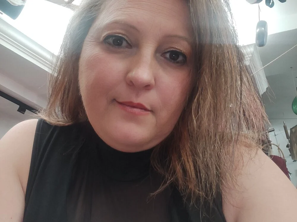 axell58 Adlı Modelin Çevrimdışı XXX Sohbeti