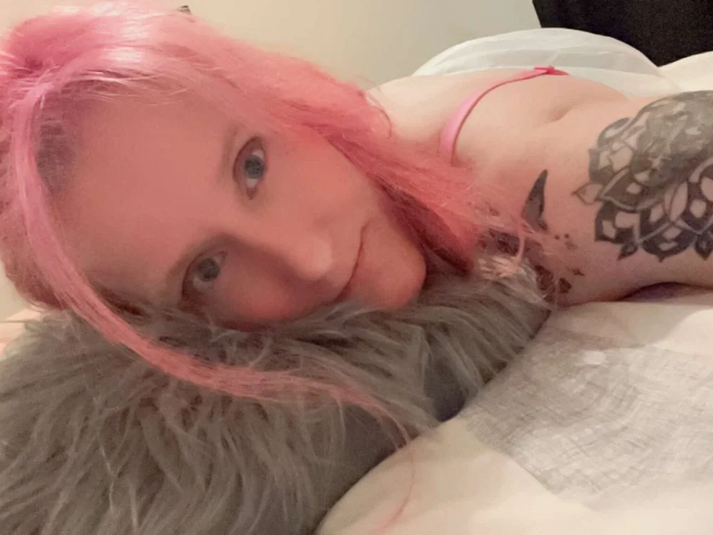 Newby38@xh's Offline Chat Room