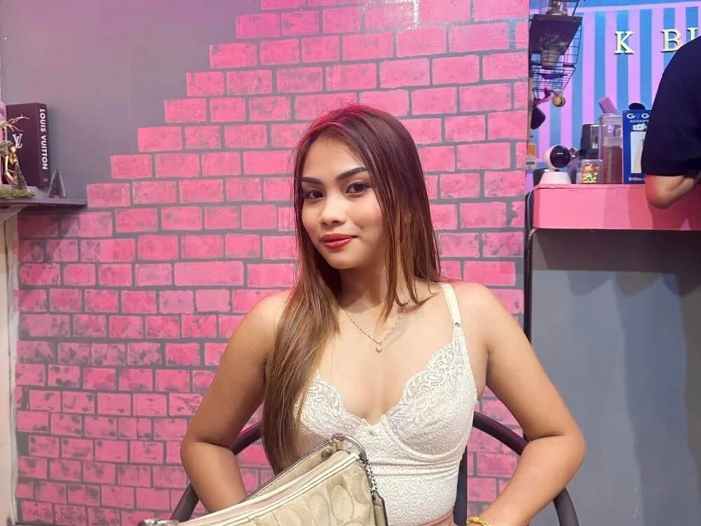 ChristianaShowell's Offline XXX Chat