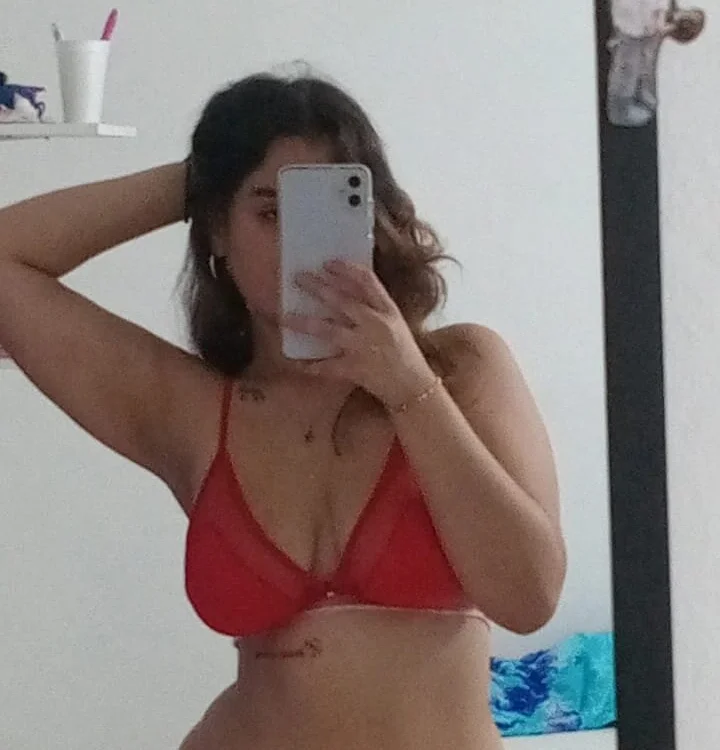 Naughty_Aly111n Offline XXX chat