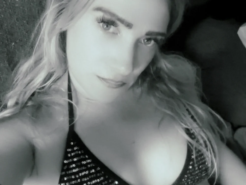 Roxy_Blume Chat XXX offline