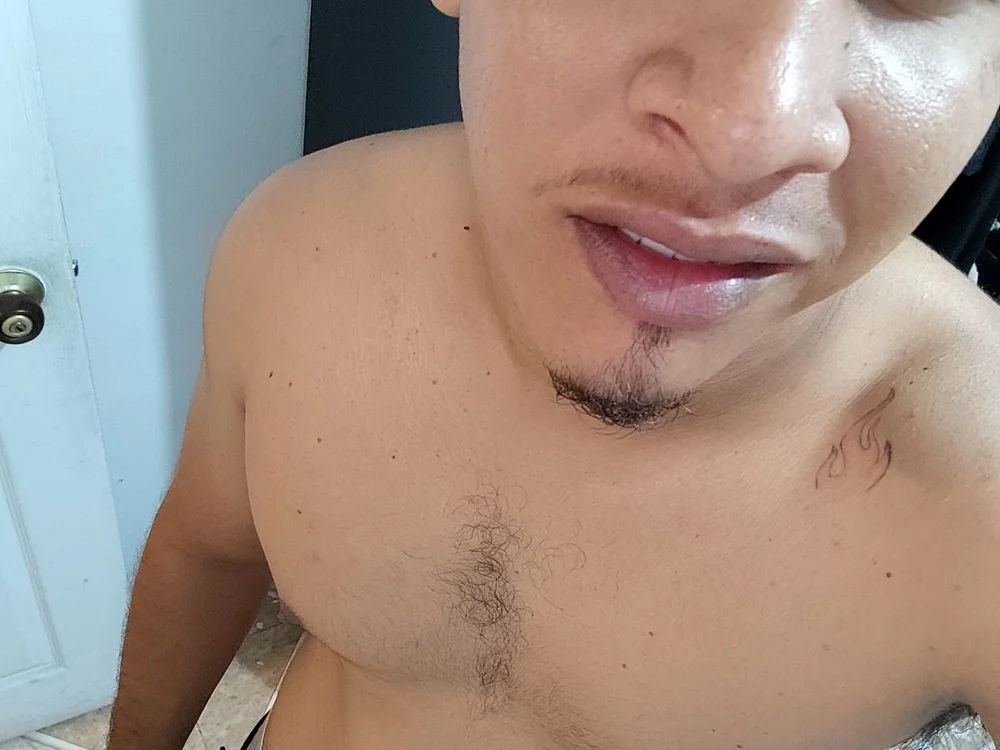 Kaiser243461's Offline XXX Chat