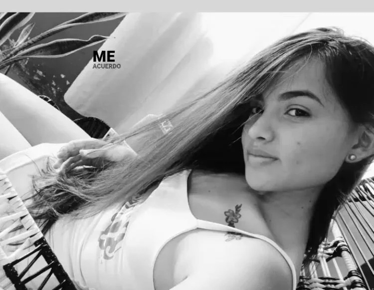 -PrettyWoman's Offline Chat Room