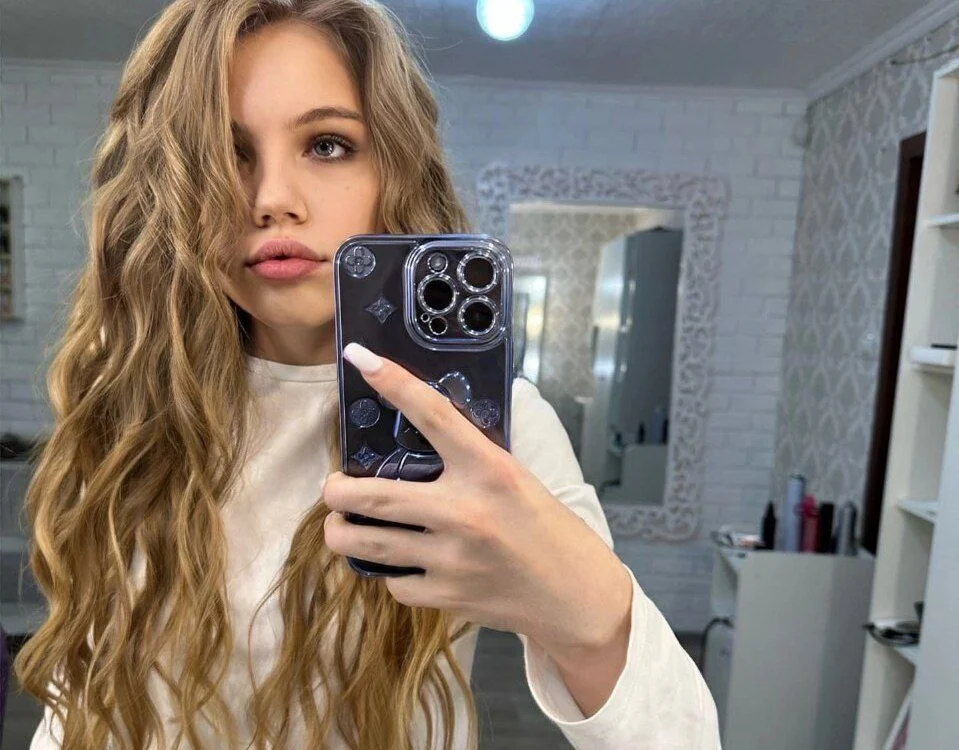 LisaThompas' Offline XXX Chat