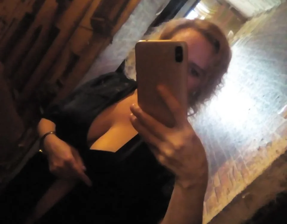 Erika888's Offline XXX Chat