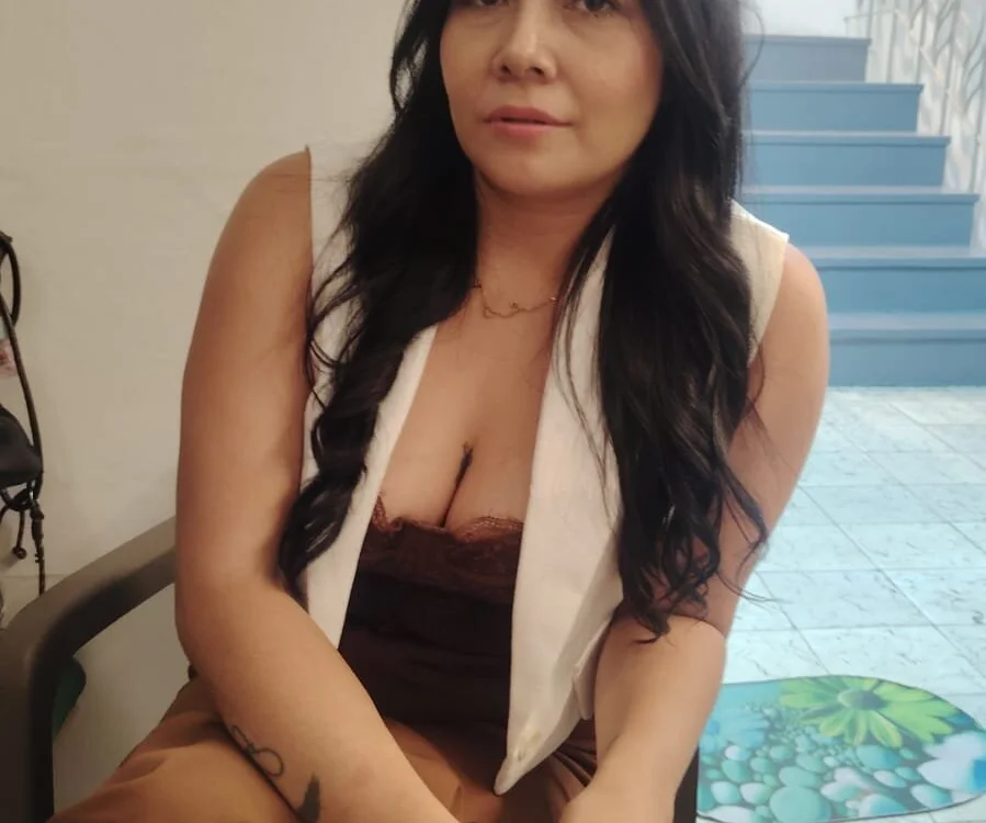 isabella_blaze_'s Offline Chat Room