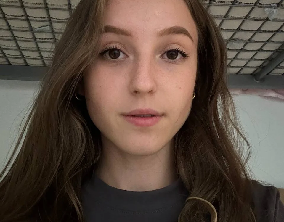 Offline XXX chat modela Sweet_Pussy_Girl