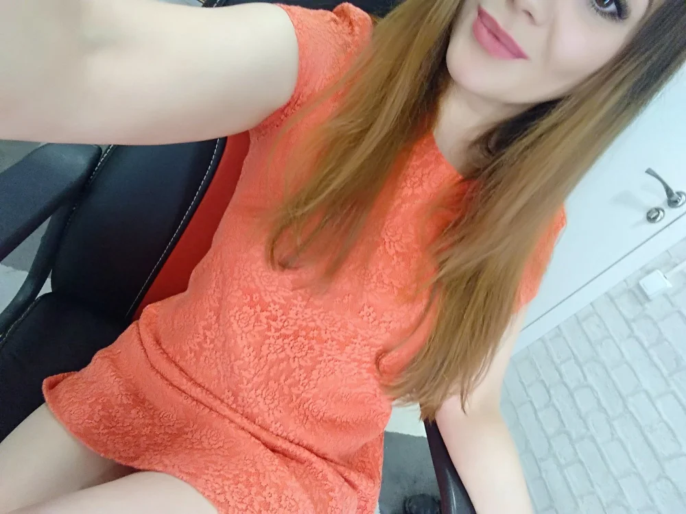MoniaCare's Offline Chat Room
