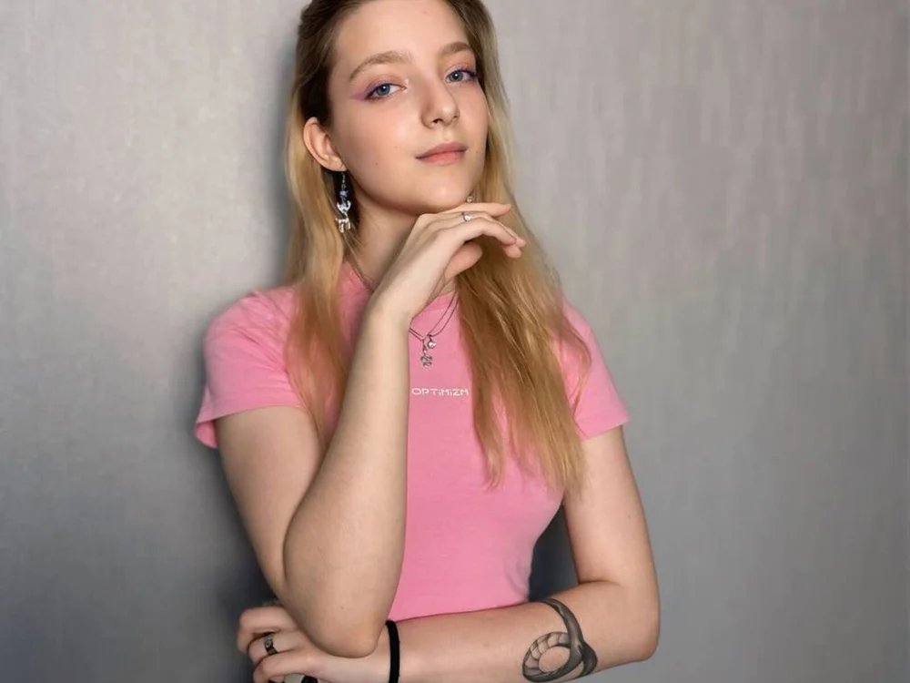 LavetteColt's Offline Chat Room