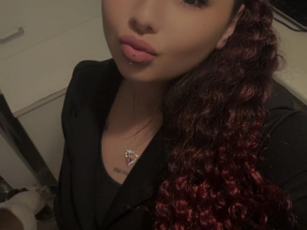 Emilie_1: απευθείας συνομιλία ΧΧΧ