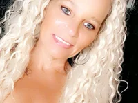 Squirter1628's Offline Chat Room