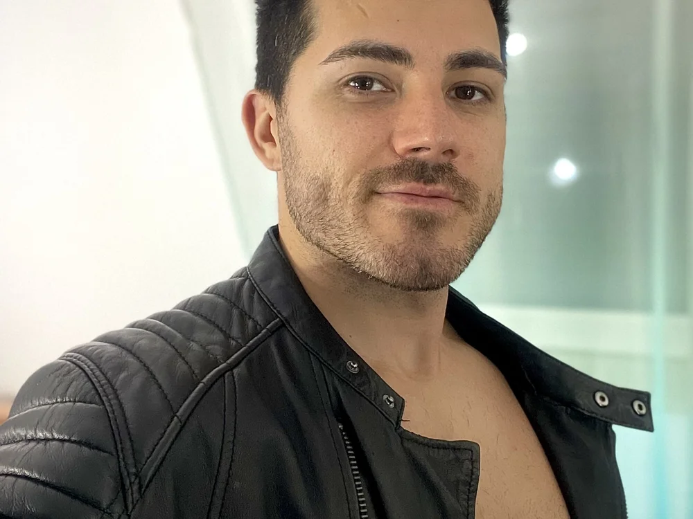 MuscularMaster's Offline XXX Chat