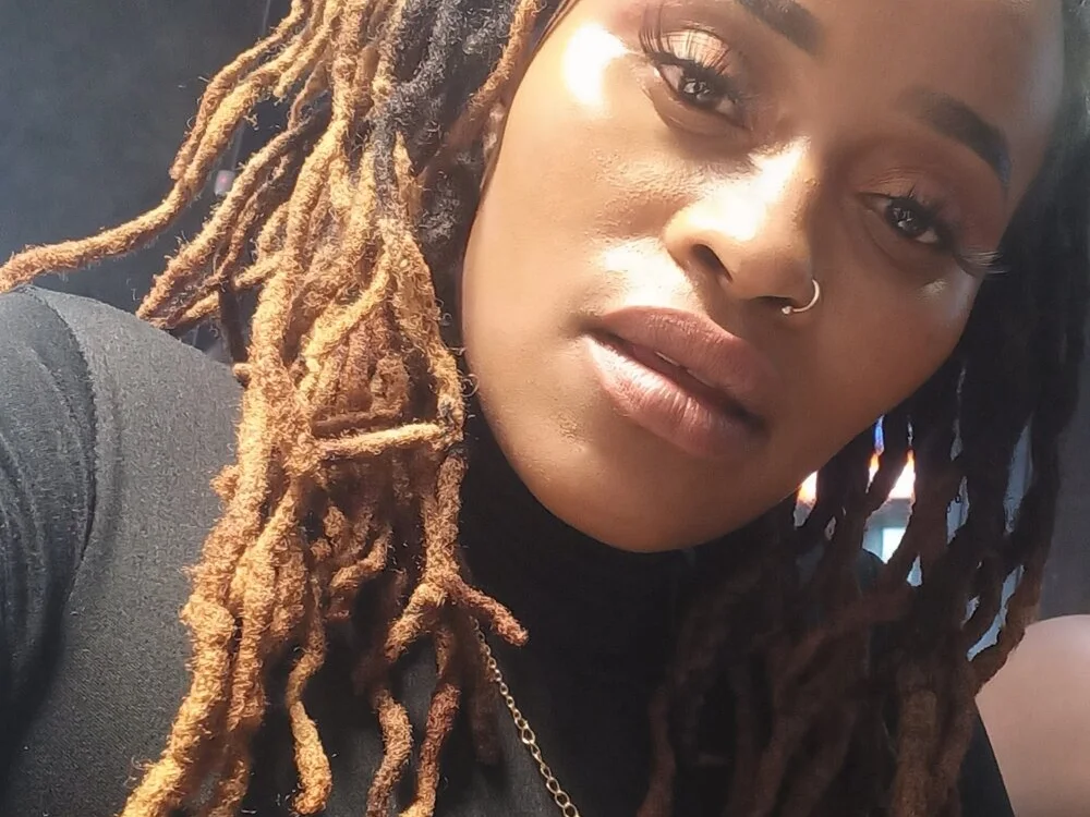 Queen_Nicky Offline XXX Chat