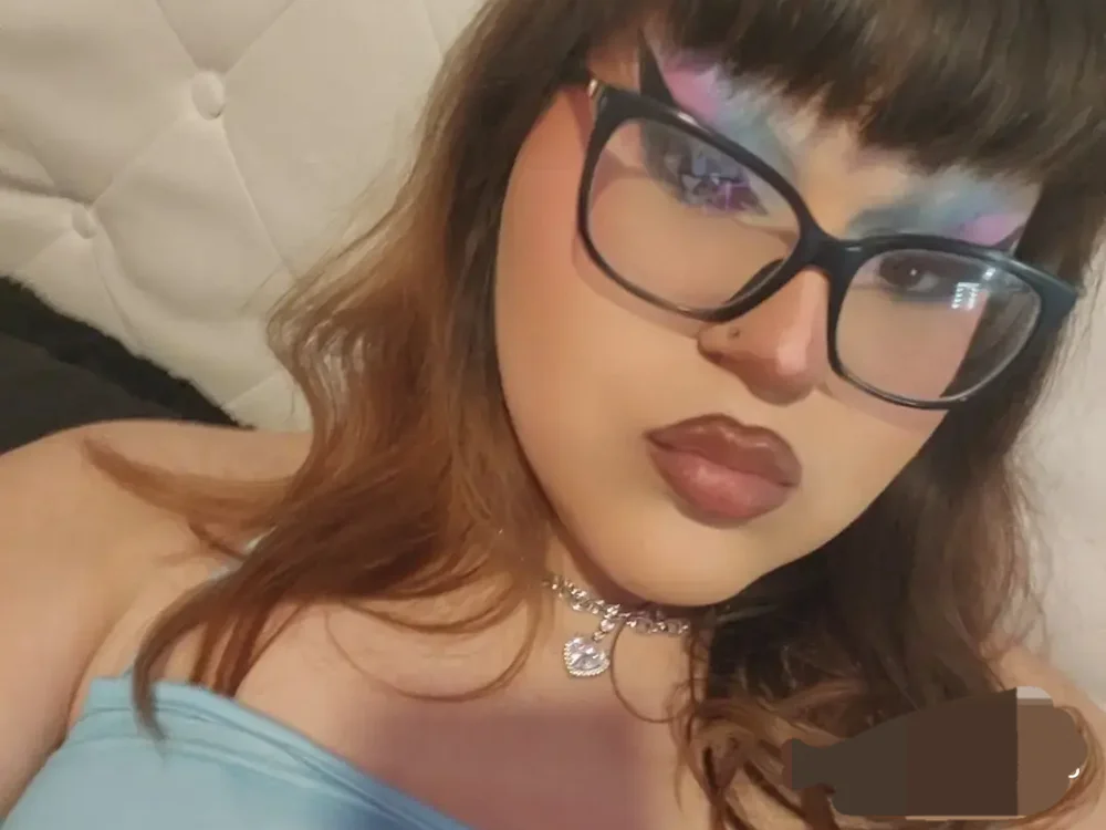 marci_doll's Offline Chat Room