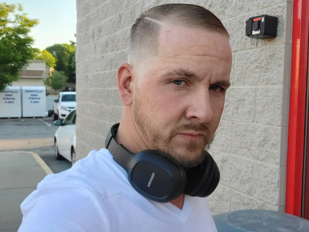 boobookittyfoo777's Offline Chat Room