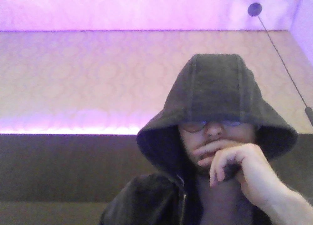 DarleneJames' Offline Chat Room