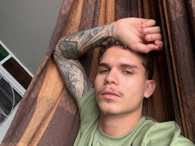 Knetoo Male Muscle Webcam Naked