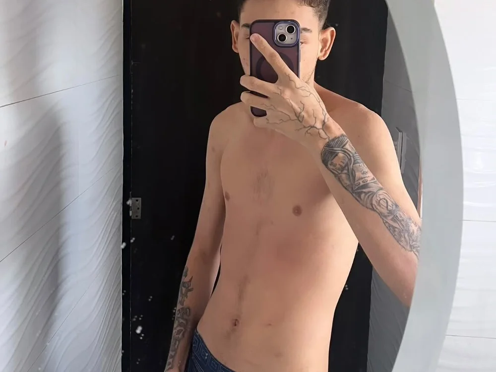 Nico_Sterling Offline XXX Chat
