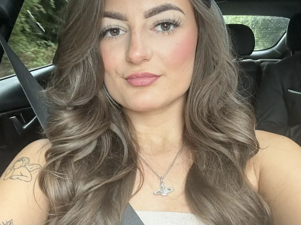 MiaLovesxxn Offline XXX chat