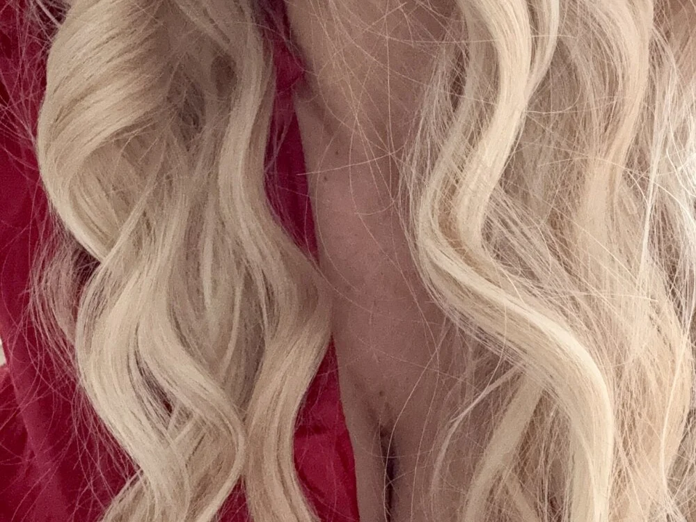 Lola_Moksn Offline XXX chat