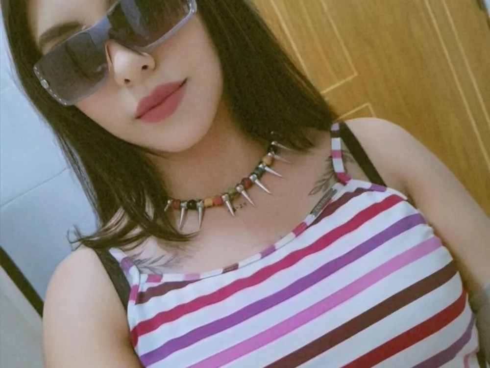 bellaMia22 offline chatrum