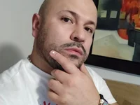YoncaMelek's Offline Chat Room