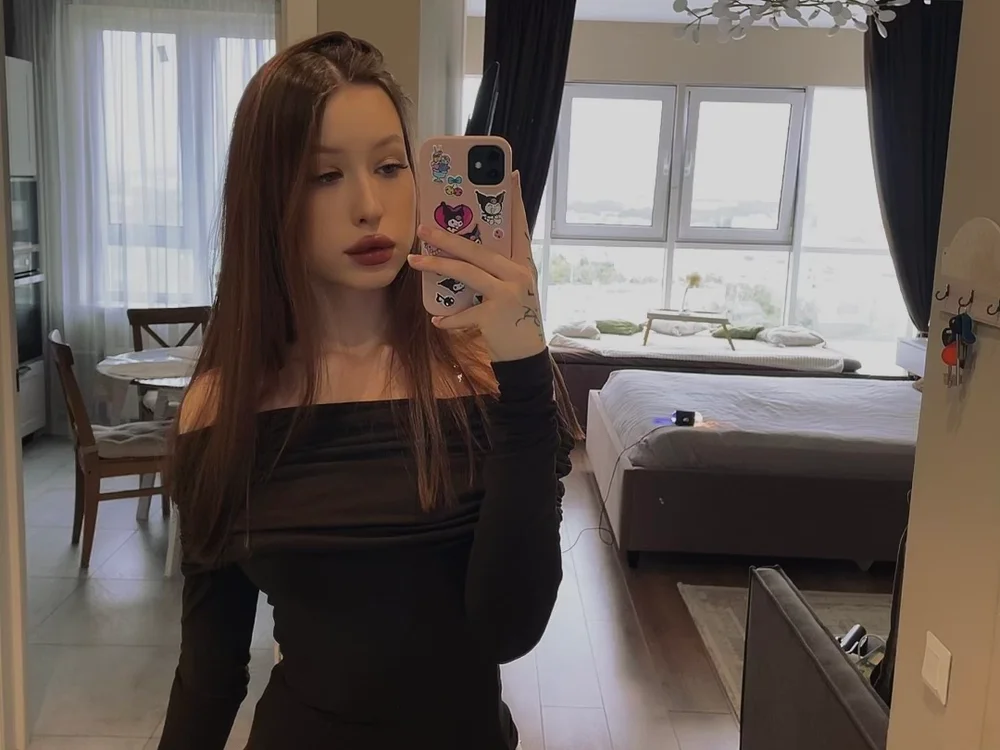 AnnLaisy's Offline XXX Chat