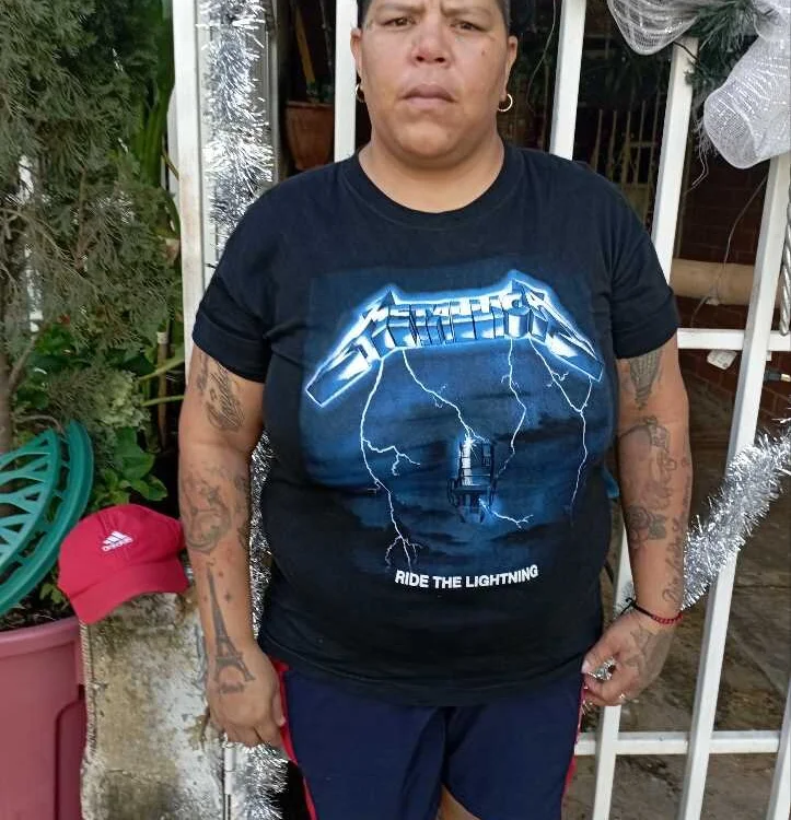 futuresexstrong's Offline Chat Room