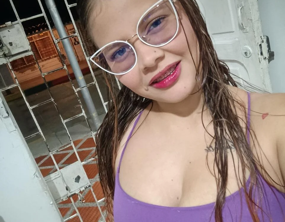 Offline XXX chat modela kiaraluna_