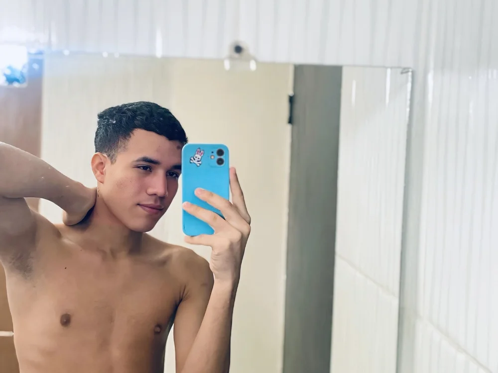 Boys_Bigcock_perverted offline XXX-chat